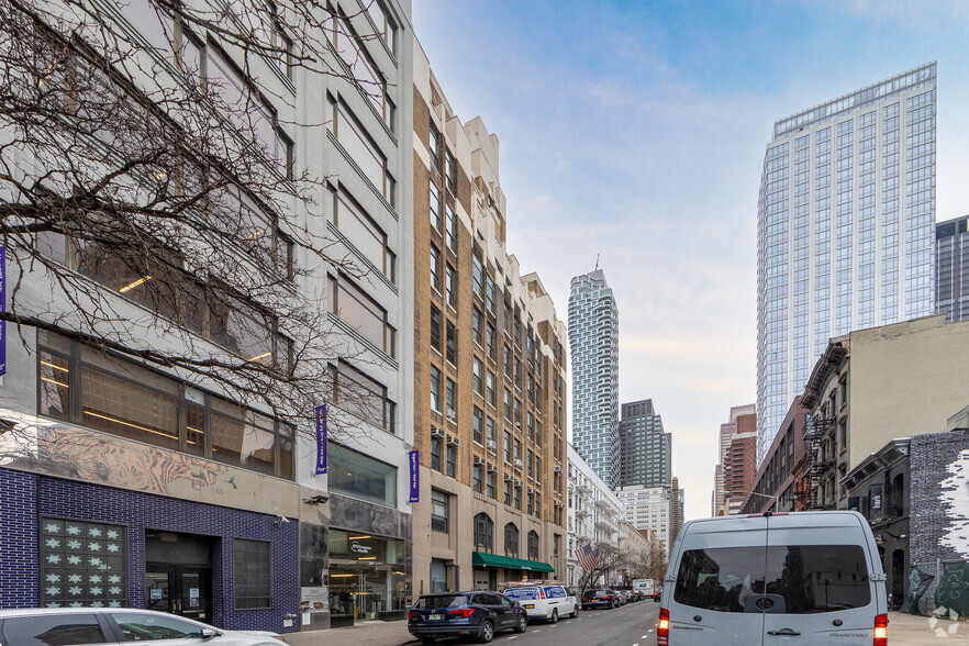 333 W 52nd St, New York, NY en alquiler - Foto del edificio - Imagen 1 de 5