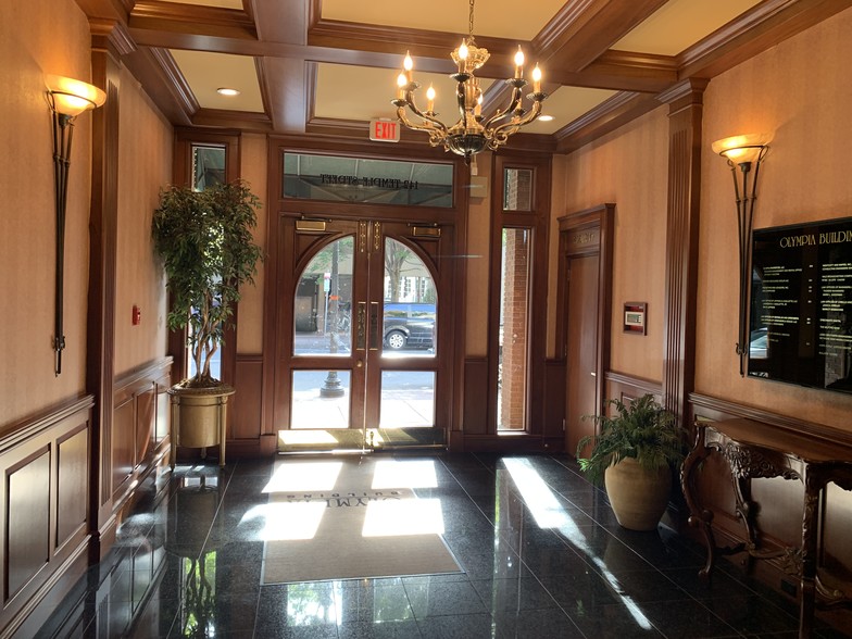 142 Temple St, New Haven, CT en alquiler - Lobby - Imagen 2 de 22