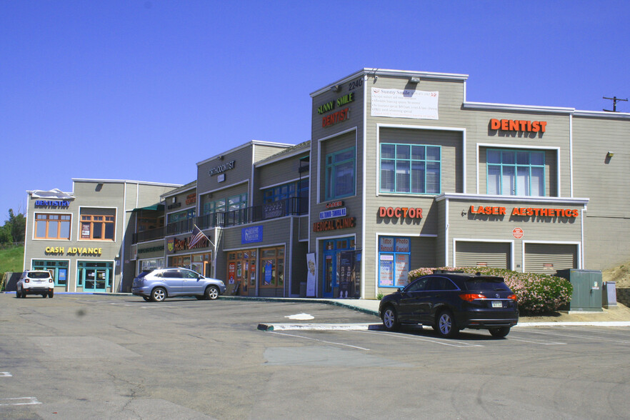 2210-2240 E Plaza Blvd, National City, CA en alquiler - Foto del edificio - Imagen 2 de 20