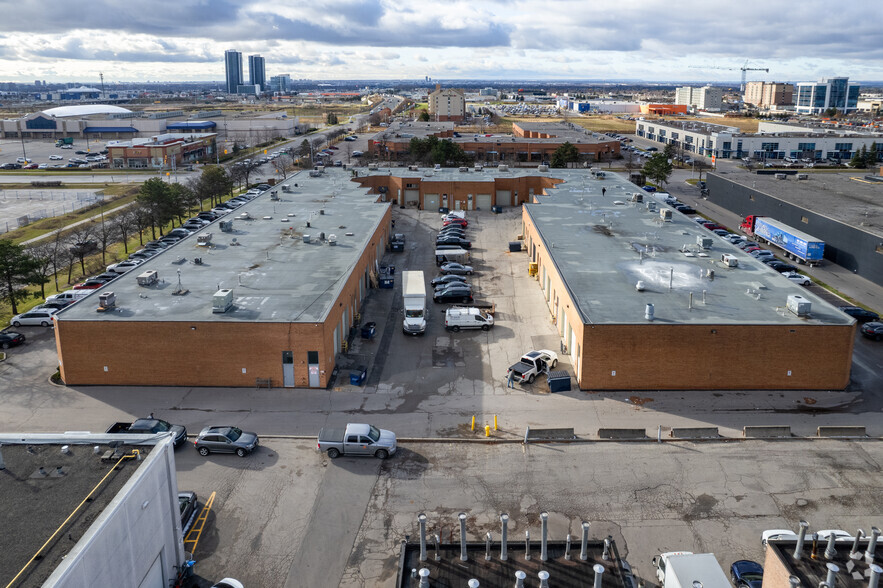 207 Edgeley Blvd, Vaughan, ON en alquiler - Foto del edificio - Imagen 2 de 4