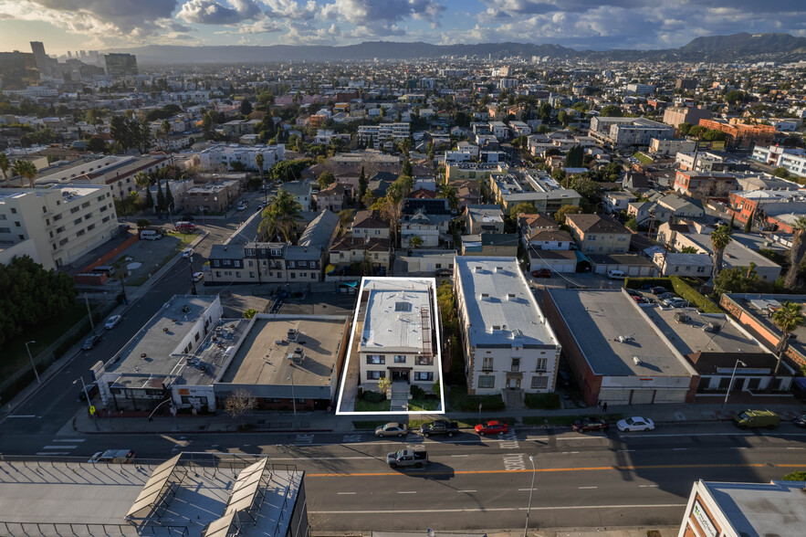 155 S Alvarado St, Los Angeles, CA en venta - Foto del edificio - Imagen 1 de 23