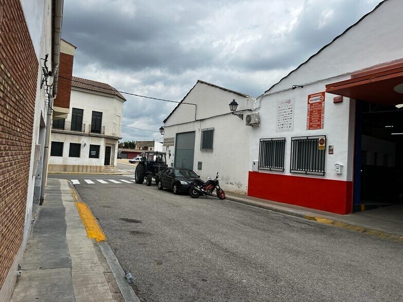 Nave en Llombai, Valencia en venta - Foto del edificio - Imagen 1 de 9