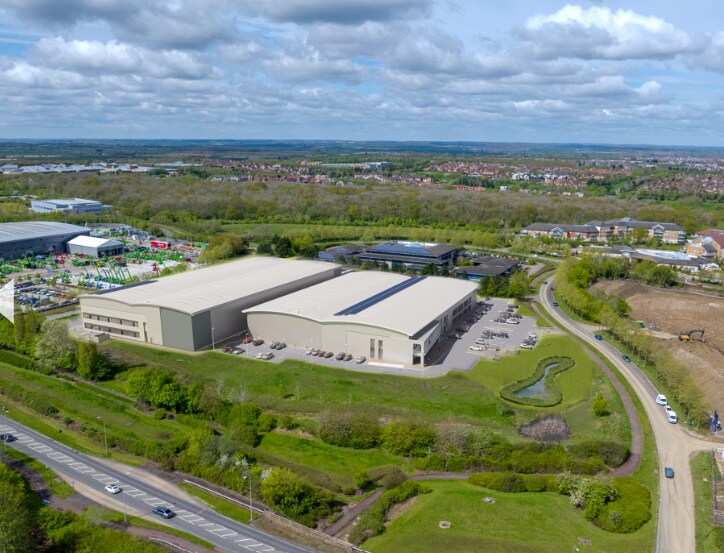 Chalkdell Dr, Shenley Church End en alquiler - Foto del edificio - Imagen 3 de 3