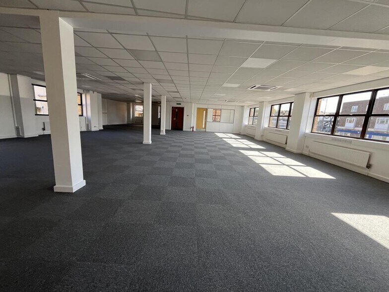 6 Civic Dr, Ipswich en venta - Foto del interior - Imagen 3 de 8