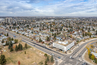 8700-8704 Meadowlark Rd NW, Edmonton, AB - VISTA AÉREA  vista de mapa - Image1