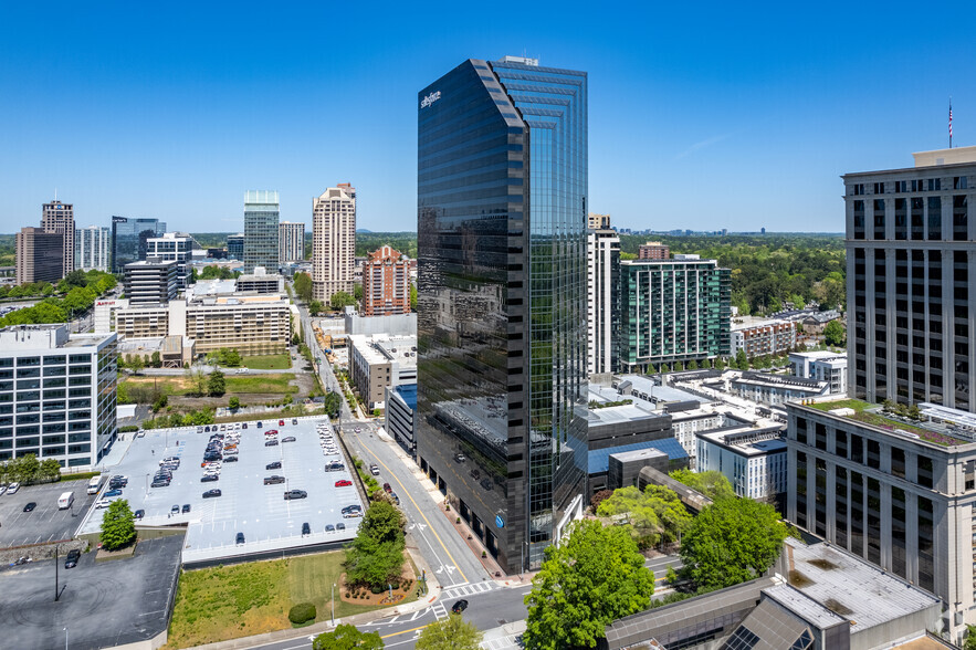 950 E Paces Ferry Rd NE, Atlanta, GA en alquiler - Foto del edificio - Imagen 1 de 38