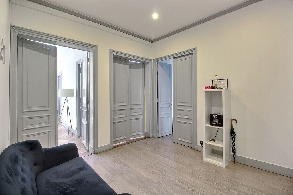 81 Rue De Miromesnil, Paris, PAR 75008 - - - Foto del interior - Image 1 of 6