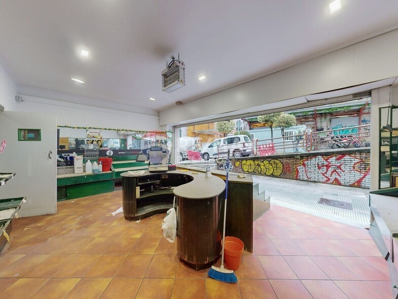 Local en Vigo, Pontevedra en venta - Foto del edificio - Imagen 3 de 22