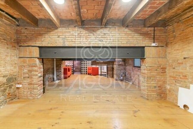 Más detalles de Carrer de Nàpols, Barcelona - Local en alquiler