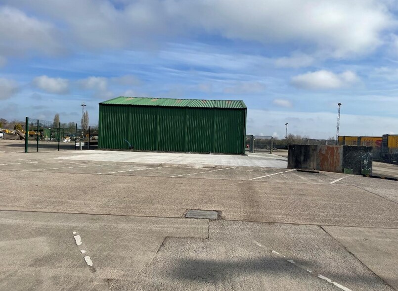 1 Chaddock Ln, Manchester en alquiler - Foto del edificio - Imagen 3 de 3