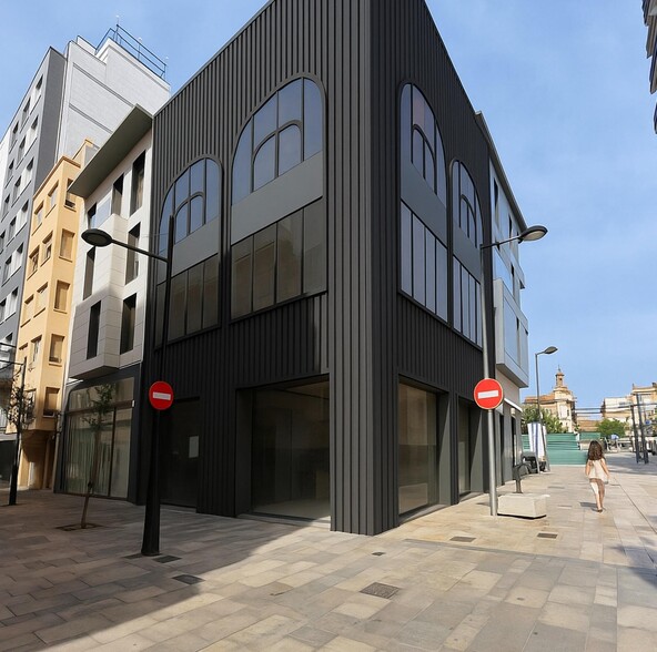 Local en Gandia en venta - Foto del edificio - Imagen 3 de 34