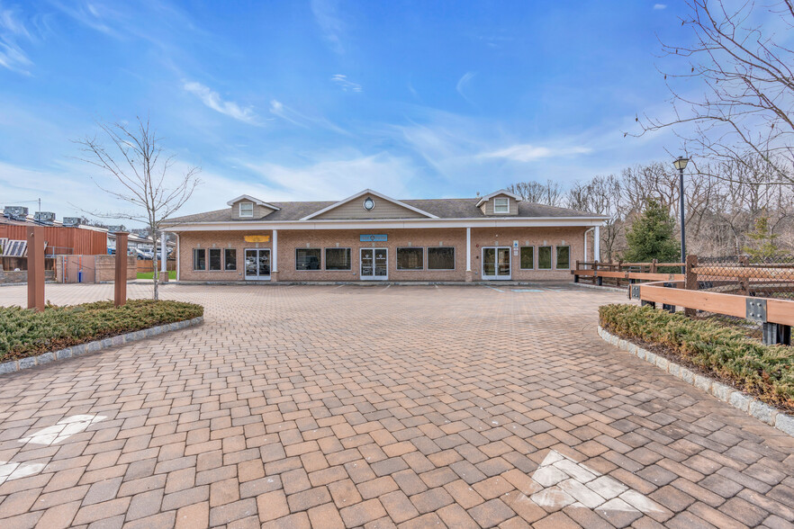 910 Perrineville Rd, Millstone Twp, NJ en venta - Foto del edificio - Imagen 2 de 14