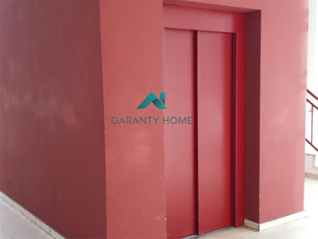 Madrid, MAD 28021 -  -  - Foto del interior - Image 1 of 7