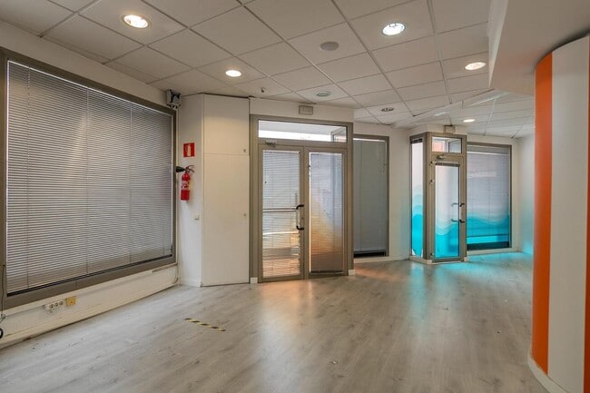 Más detalles de Carrer Sarret i Arbos, 55, Manresa - Edificio residencial​ en venta