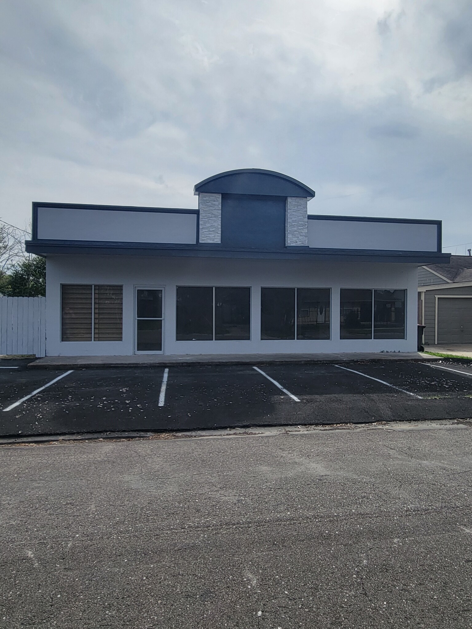 401 James Ave. Ave, Baytown, TX en venta Foto del edificio- Imagen 1 de 10