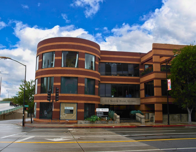 111 N 1st St, Burbank, CA en alquiler - Foto del edificio - Imagen 2 de 21