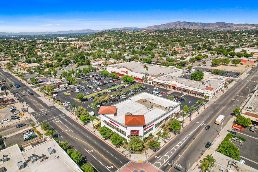 317 San Fernando Mission Blvd, San Fernando, CA en alquiler - Foto del edificio - Imagen 1 de 39