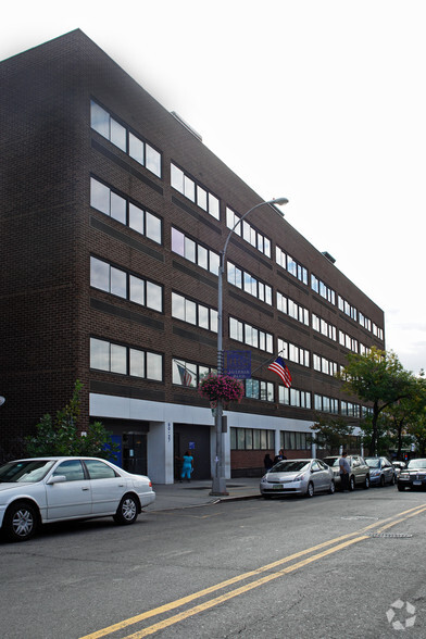 9015-9027 Sutphin Blvd, Jamaica, NY en alquiler - Foto del edificio - Imagen 3 de 5