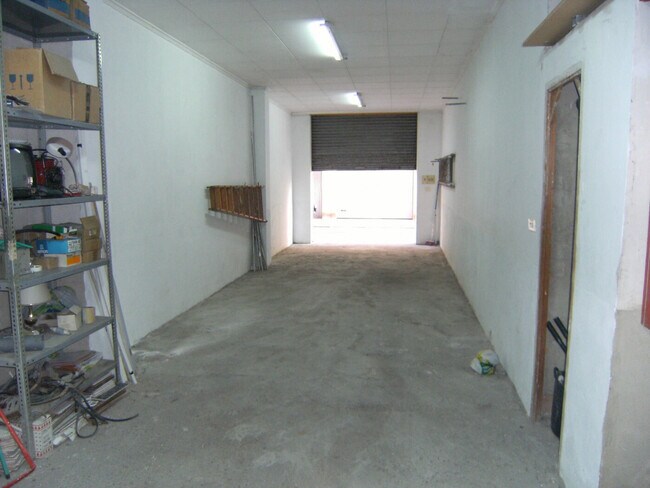 Más detalles de Carrer María Auxiliadora, 1, Algemesí - Local en venta