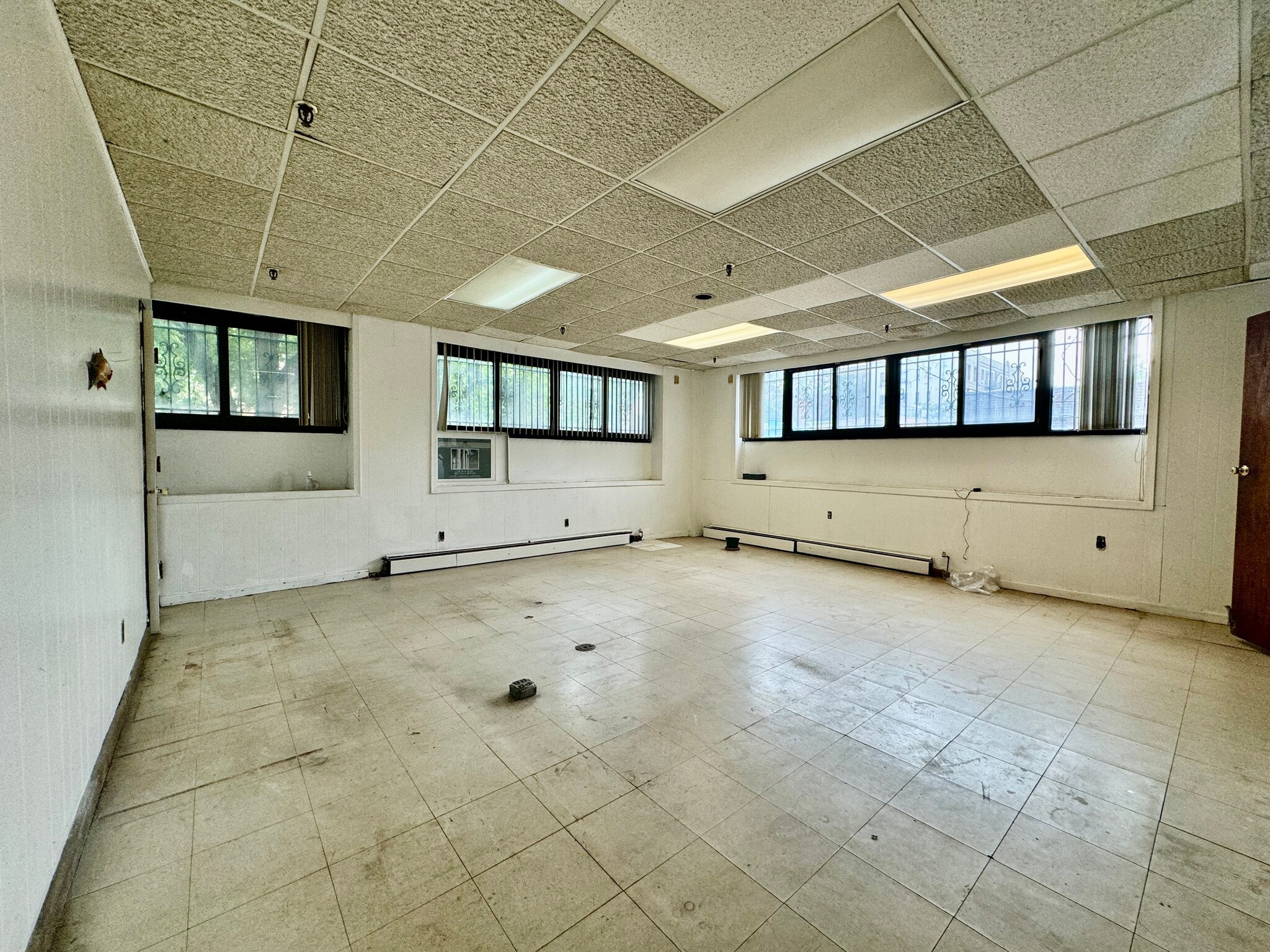 36-32 34th St, Long Island City, NY en alquiler Foto del interior- Imagen 1 de 2