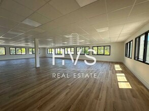 480 Route De Berre, Éguilles en venta Foto del interior- Imagen 2 de 2