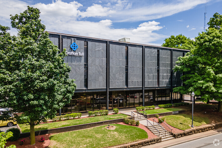 300 N College Ave, Fayetteville, AR en alquiler - Foto del edificio - Imagen 1 de 8