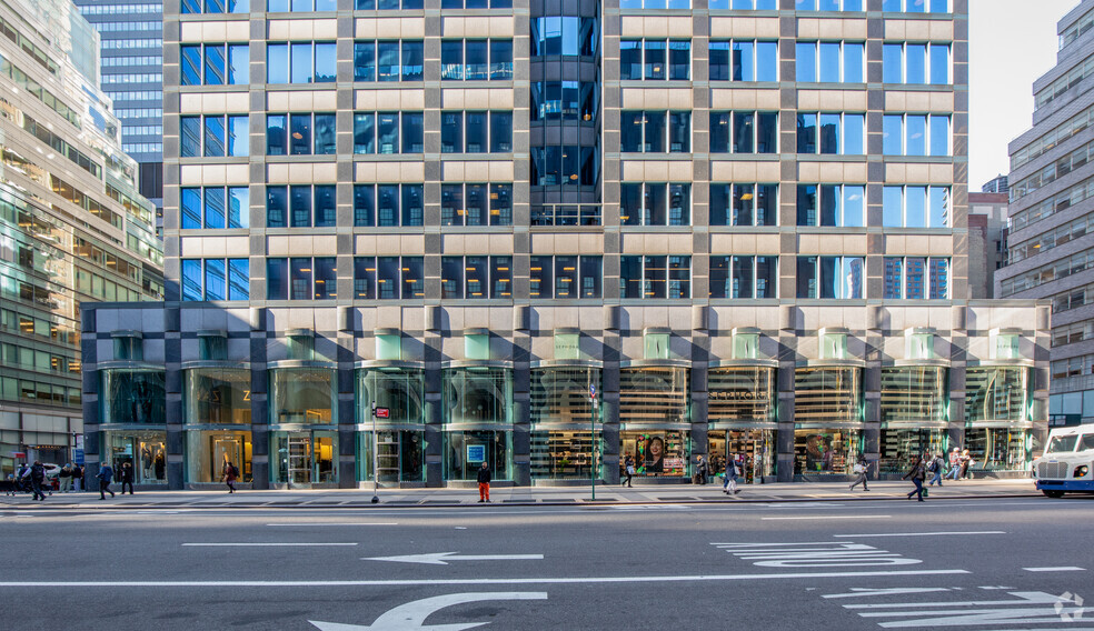 750 Lexington Ave, New York, NY en alquiler - Foto del edificio - Imagen 3 de 7