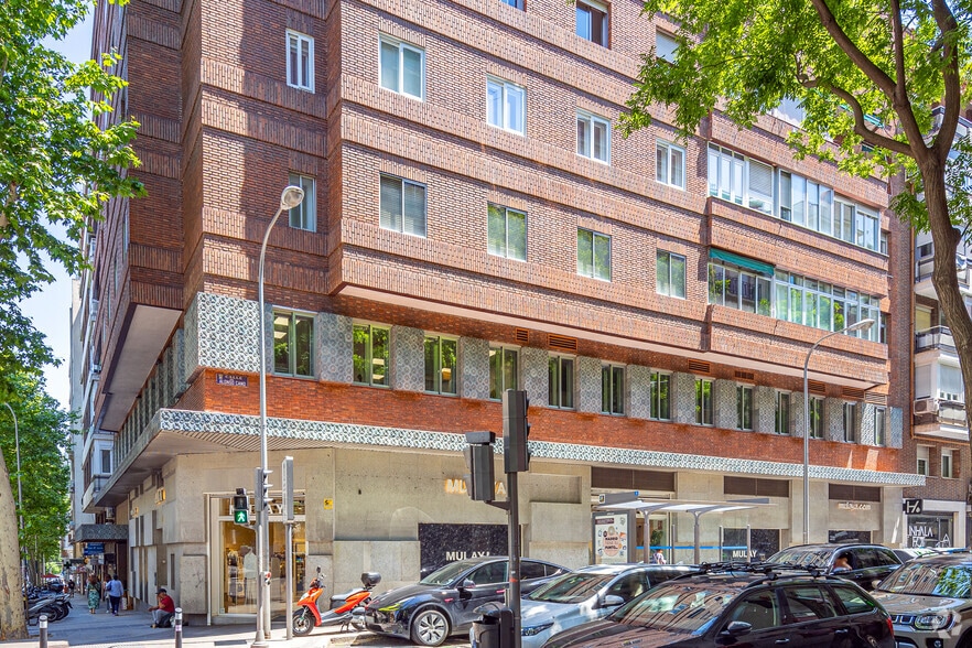 Calle de Ríos Rosas, 42, Madrid, Madrid en alquiler - Foto del edificio - Imagen 2 de 2