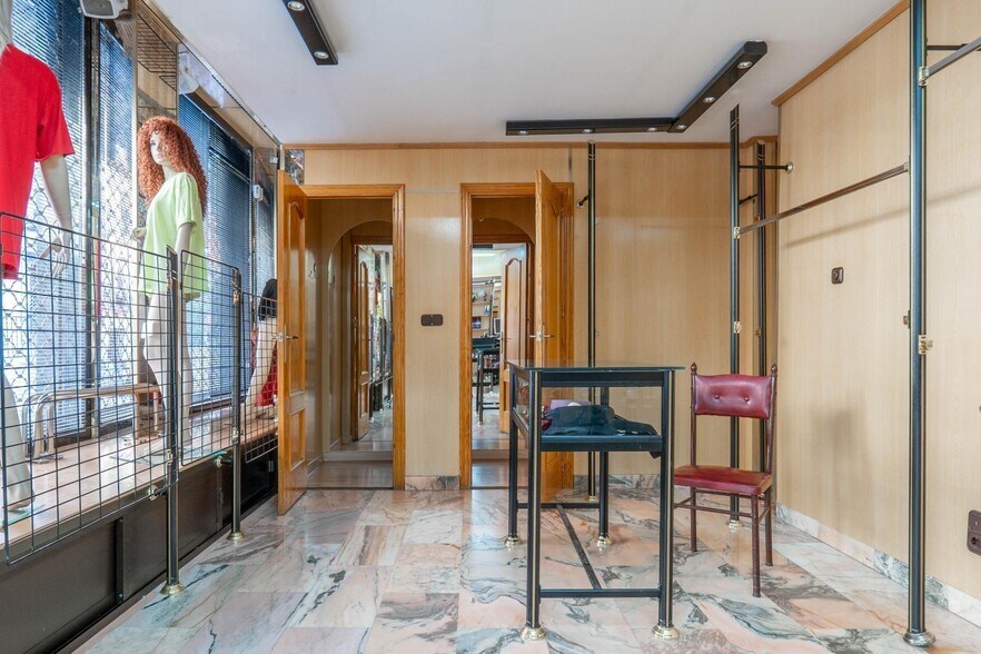 Local en Guadix, Granada en venta - Foto del edificio - Imagen 3 de 50