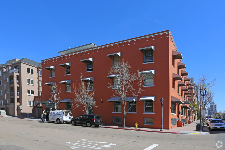 448 W Market St, San Diego, CA en alquiler - Foto del edificio - Imagen 3 de 25