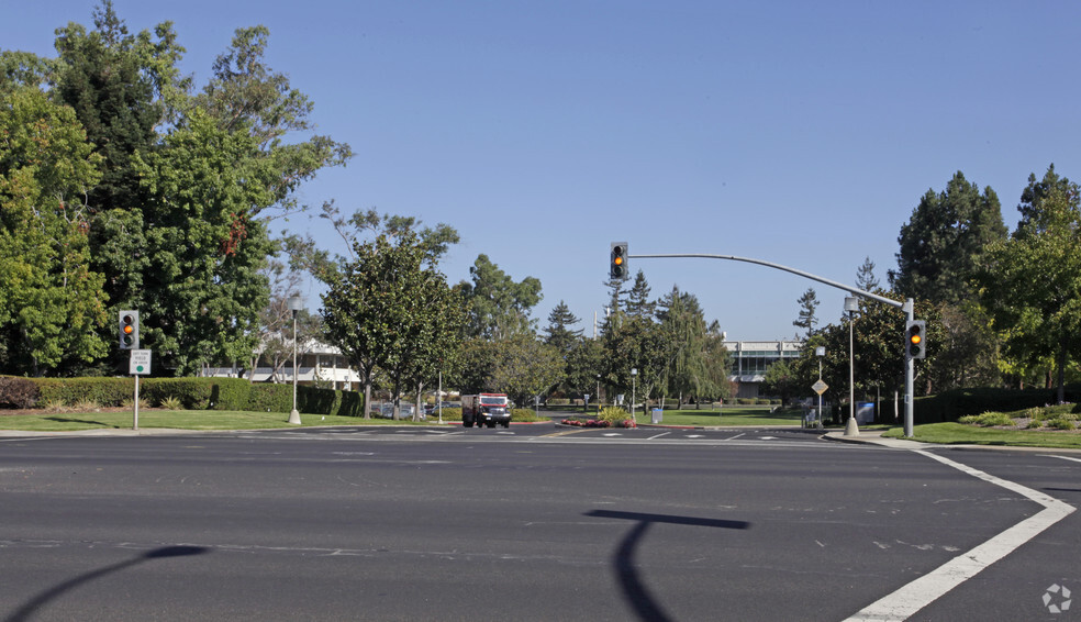 5301 Stevens Creek Blvd, Santa Clara, CA en alquiler - Foto del edificio - Imagen 2 de 2