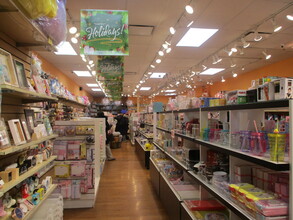 136-77 Roosevelt Ave, Flushing, NY en alquiler Foto del interior- Imagen 2 de 3