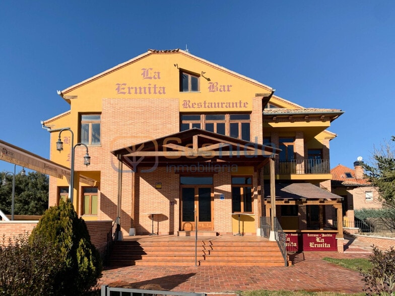 Local en Trescasas, Segovia en venta - Foto del edificio - Imagen 2 de 17