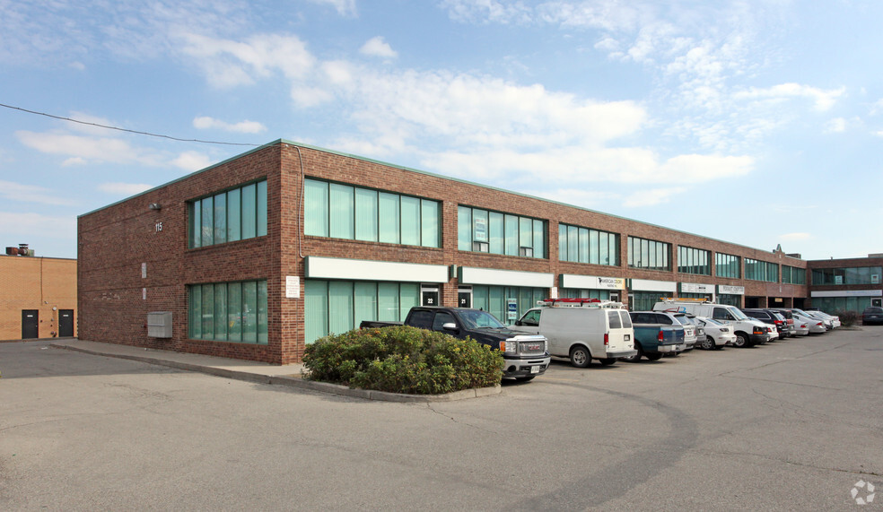 115 Woodstream Blvd, Vaughan, ON en alquiler - Foto del edificio - Imagen 2 de 4