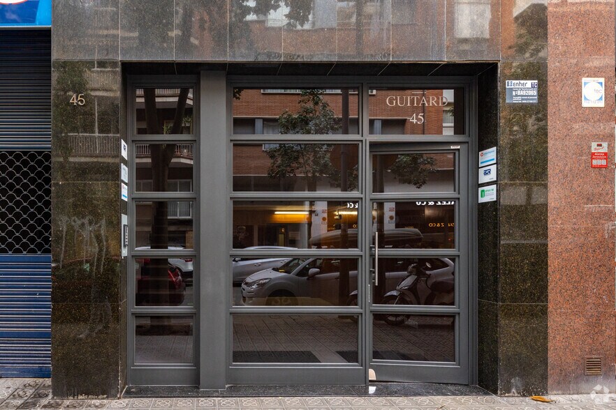 Oficina en Barcelona, Barcelona en alquiler - Foto del edificio - Imagen 2 de 5