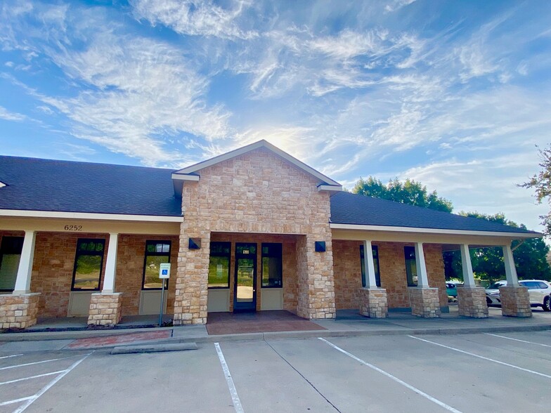 6252 Davis Blvd, North Richland Hills, TX en venta - Foto del edificio - Imagen 2 de 7