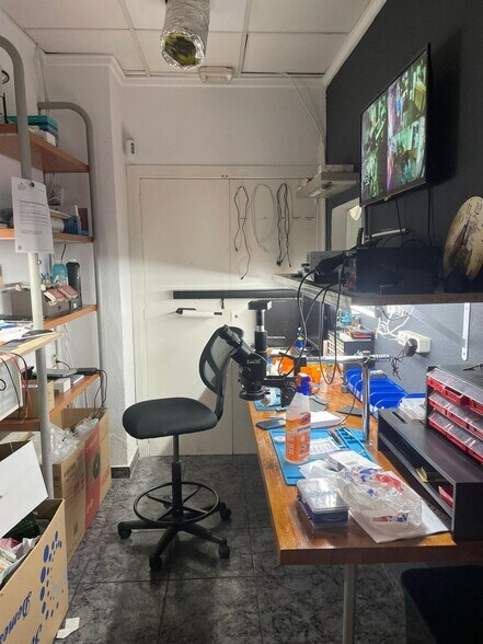 Local en Torrevieja en alquiler - Foto del interior - Imagen 3 de 11