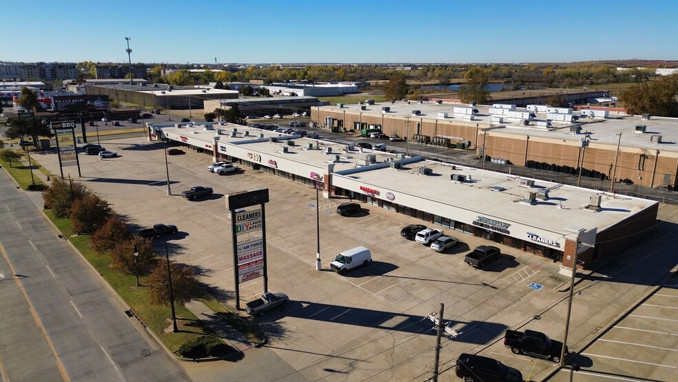 1011-1045 S Meridian Ave, Oklahoma City, OK en alquiler - Foto del edificio - Imagen 1 de 10