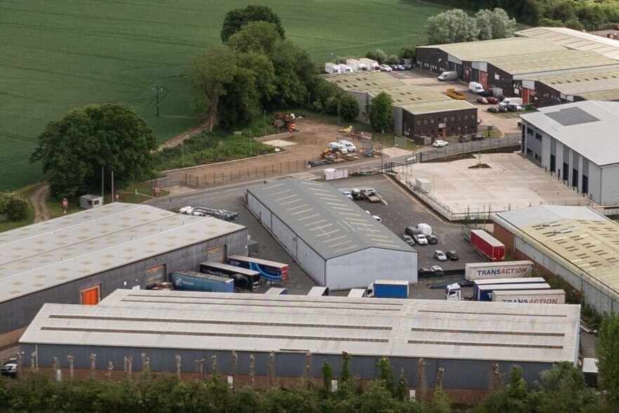 Drakes Dr, Long Crendon en alquiler - Foto del edificio - Imagen 3 de 4