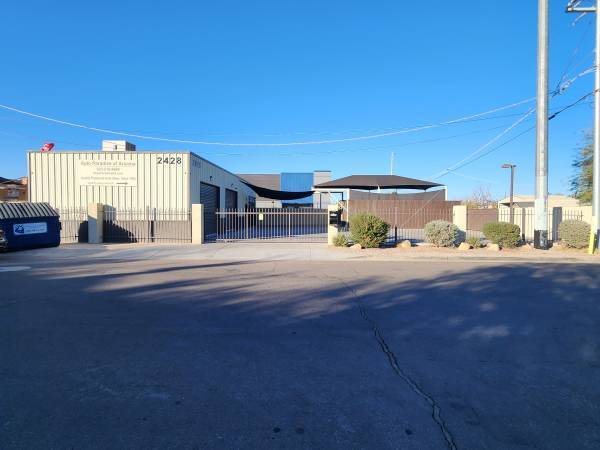 2428 W LONE CACTUS Dr, Phoenix, AZ en alquiler - Foto del edificio - Imagen 1 de 37