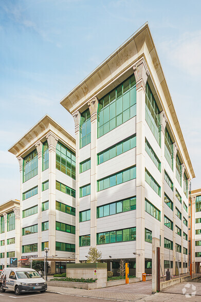 Avenida Manoteras, 44, Madrid, Madrid en alquiler - Foto del edificio - Imagen 3 de 16