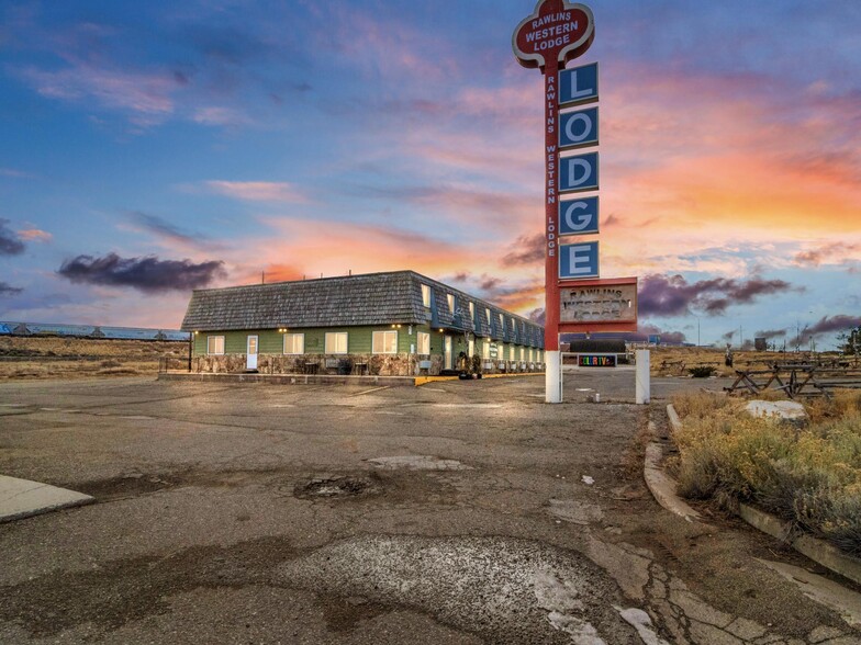 1806 E Cedar Ave, Rawlins, WY en venta - Foto del edificio - Imagen 1 de 34