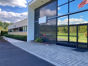 136 Shelding Dr, Delaware Water Gap, PA en alquiler Foto del edificio- Imagen 1 de 6