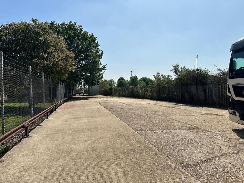 Ickenham Rd, Ruislip en alquiler - Foto del edificio - Imagen 2 de 2