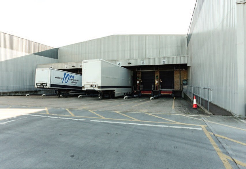 Arisdale Ave, South Ockendon en venta - Foto del edificio - Imagen 2 de 2