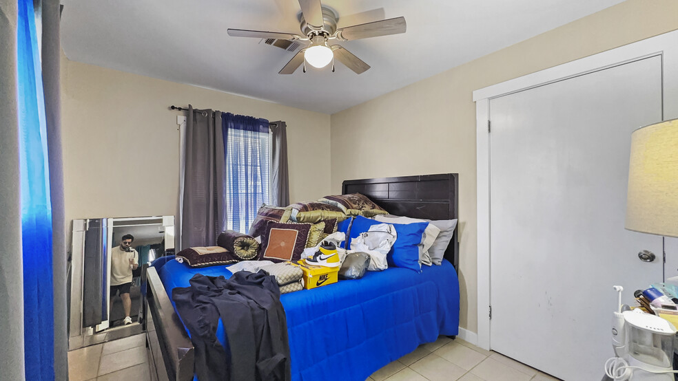 300 S Cedar St, Crockett, TX en venta - Foto del edificio - Imagen 2 de 34