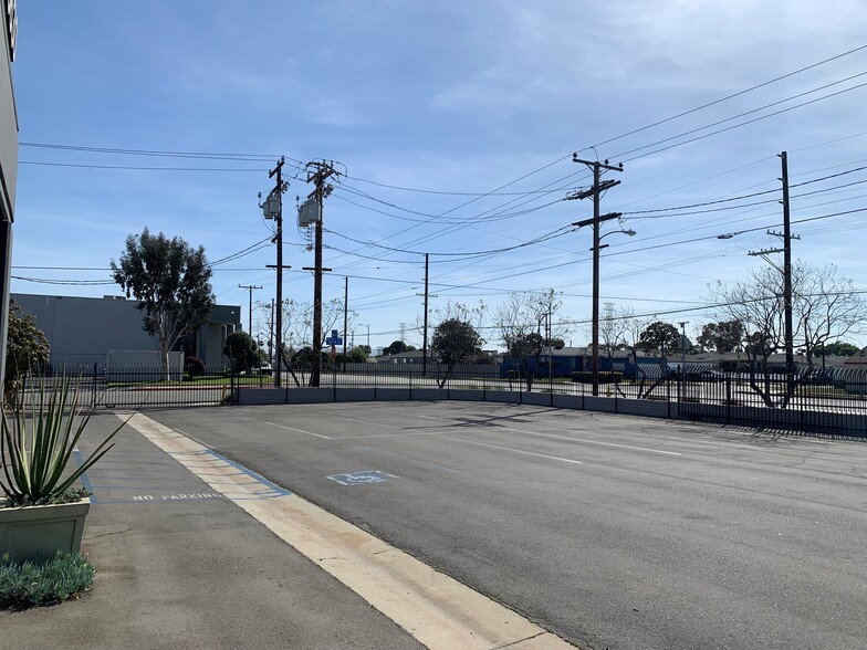 15610-15630 S Figueroa St, Gardena, CA en alquiler - Foto del edificio - Imagen 2 de 27