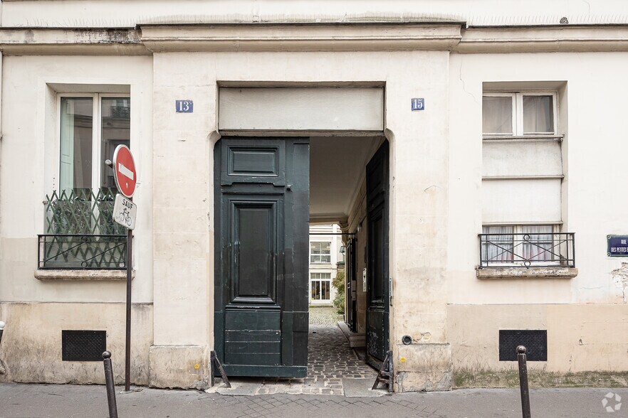 13 Rue Des Petites Ecuries, Paris en alquiler - Foto del edificio - Imagen 3 de 9