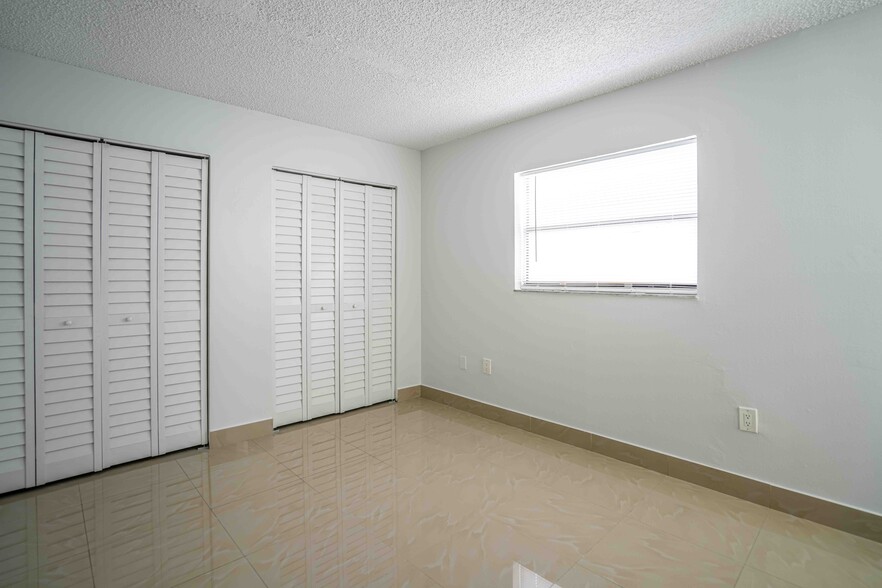 2011 Bay Dr, Miami Beach, FL en venta - Foto del edificio - Imagen 3 de 23