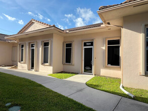 7853-7883 SW Ellipse Way, Stuart, FL en alquiler Foto del edificio- Imagen 1 de 5